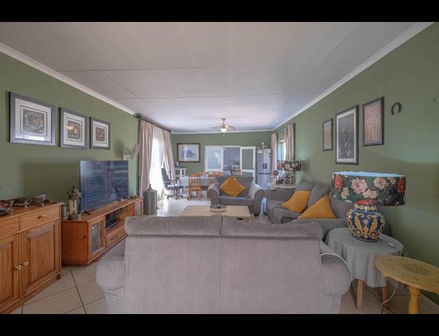 4 BEDROOM HOUSE FOR SALE IN WYCHWOOD